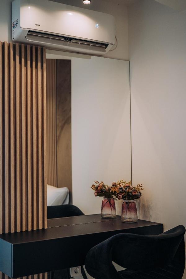 Central Apartment Chunarot Ohri Dış mekan fotoğraf