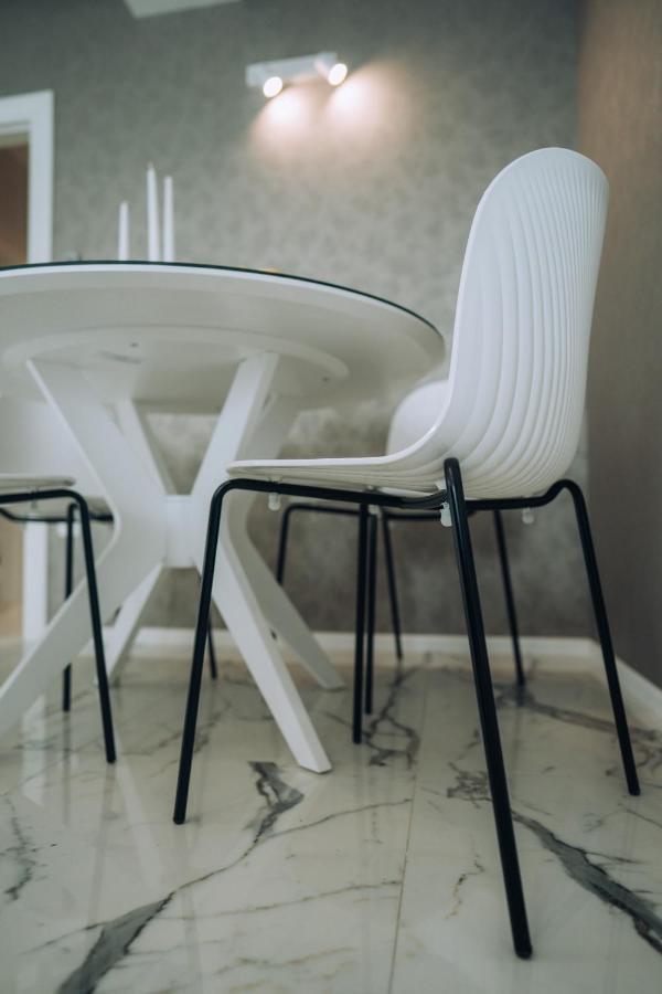 Central Apartment Chunarot Ohri Dış mekan fotoğraf