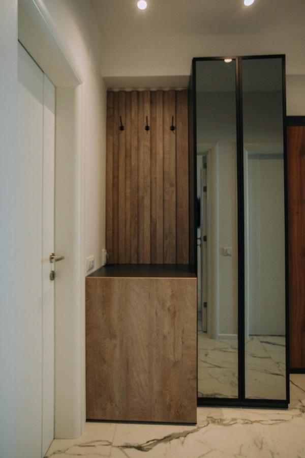 Central Apartment Chunarot Ohri Dış mekan fotoğraf