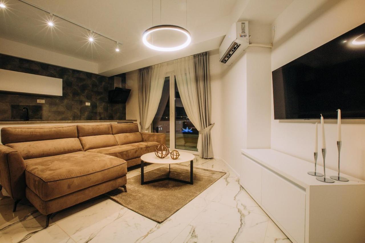 Central Apartment Chunarot Ohri Dış mekan fotoğraf