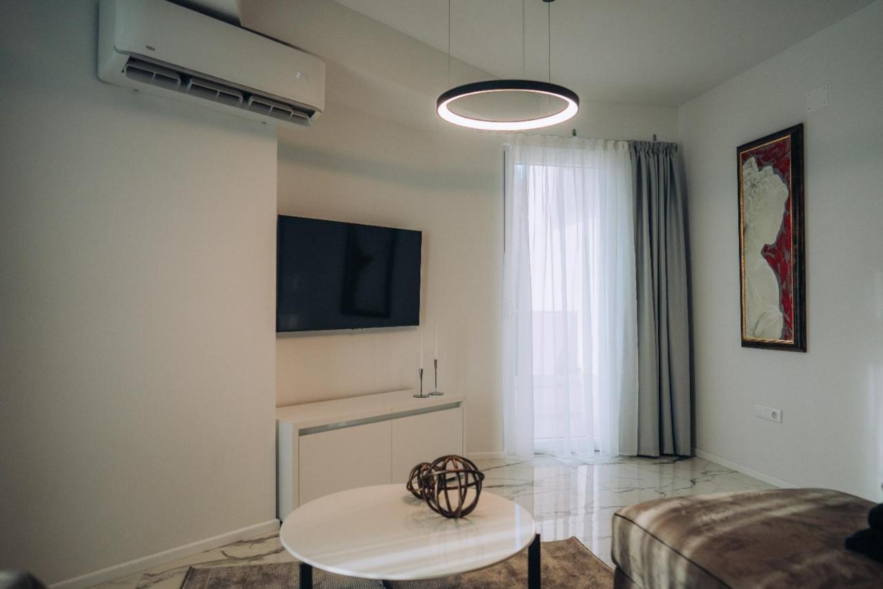 Central Apartment Chunarot Ohri Dış mekan fotoğraf
