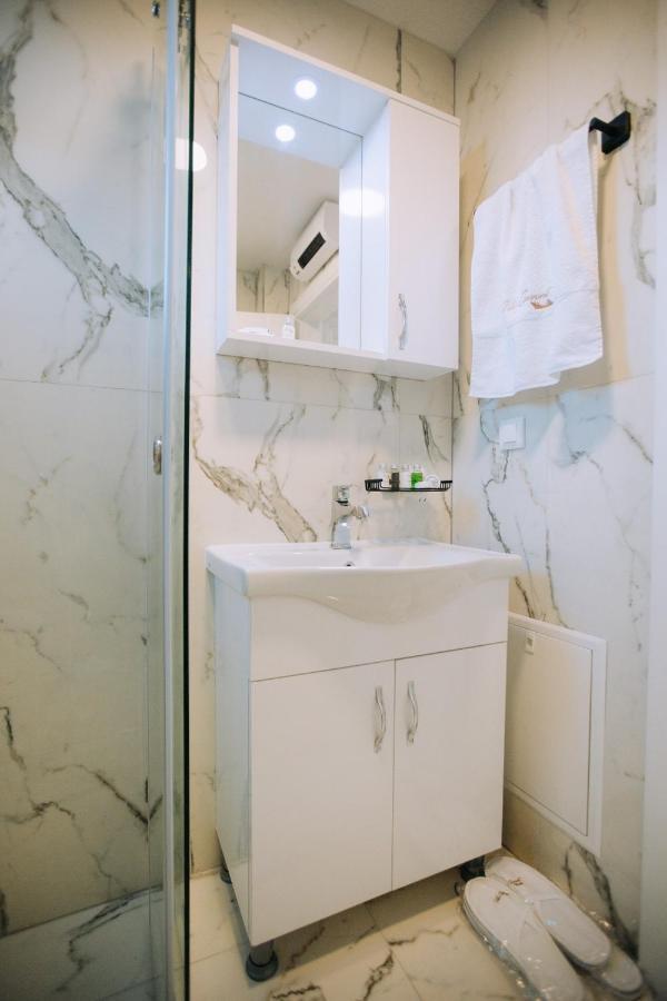 Central Apartment Chunarot Ohri Dış mekan fotoğraf