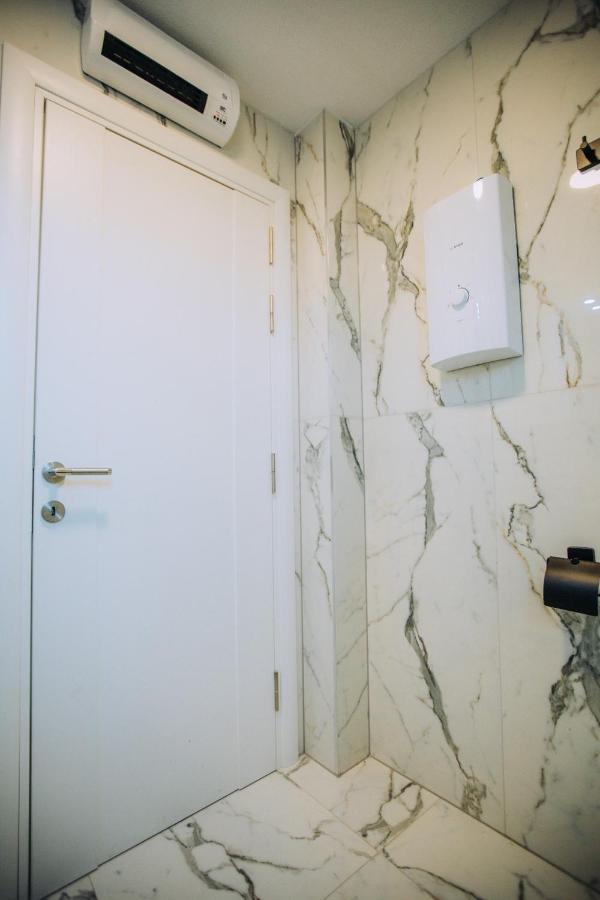 Central Apartment Chunarot Ohri Dış mekan fotoğraf