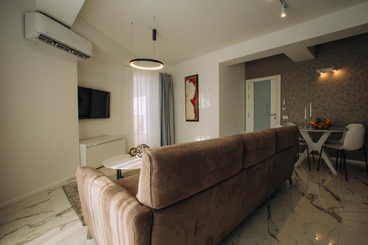 Central Apartment Chunarot Ohri Dış mekan fotoğraf