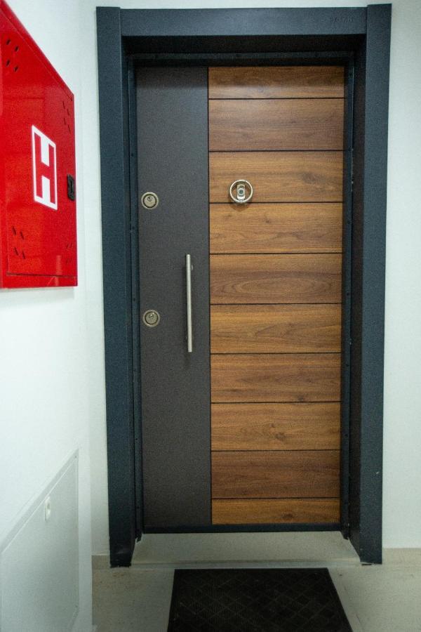 Central Apartment Chunarot Ohri Dış mekan fotoğraf