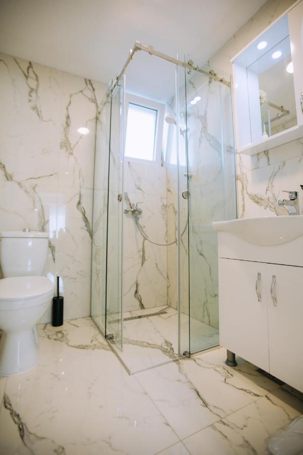 Central Apartment Chunarot Ohri Dış mekan fotoğraf