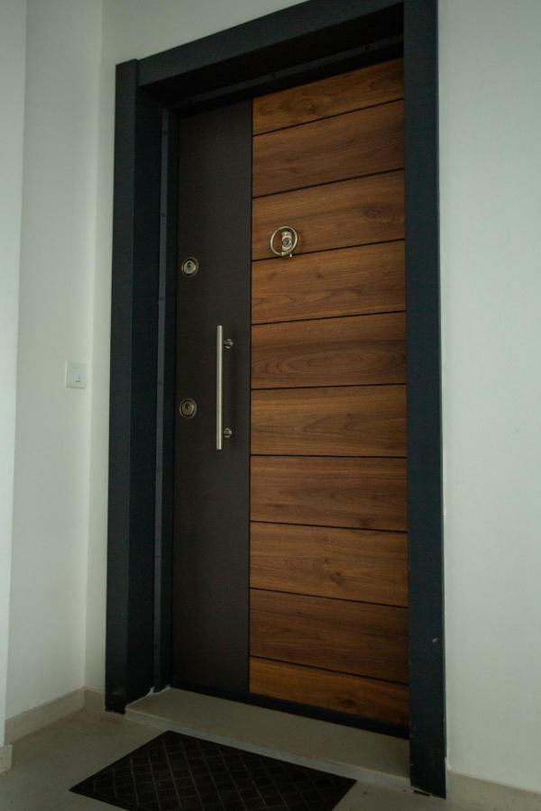 Central Apartment Chunarot Ohri Dış mekan fotoğraf