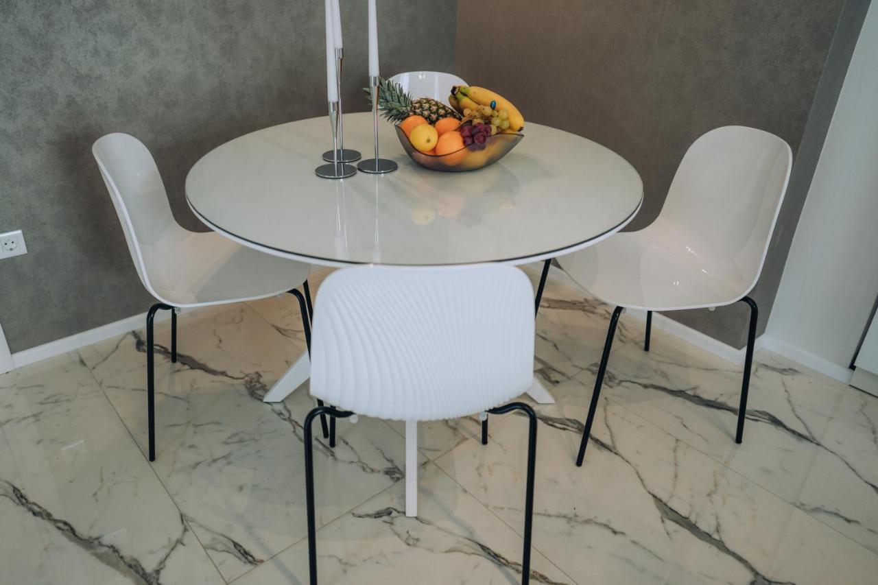 Central Apartment Chunarot Ohri Dış mekan fotoğraf
