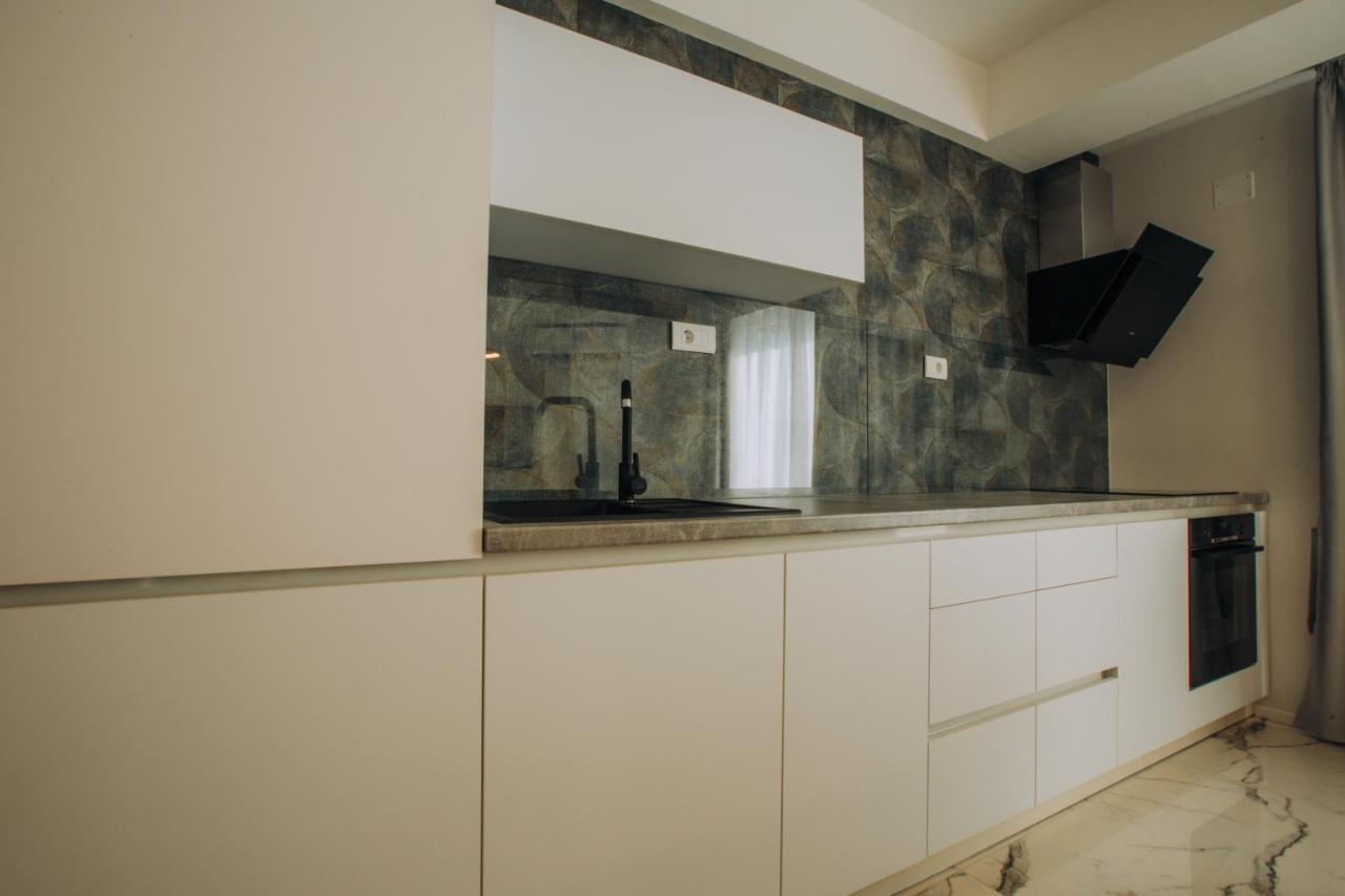 Central Apartment Chunarot Ohri Dış mekan fotoğraf